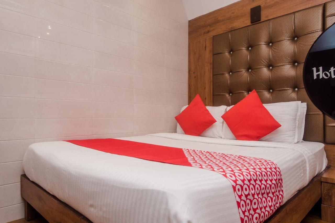 Hotel Vaccinated Staff - Oyo 22055 Dadar Residency Mumbai Exterior foto