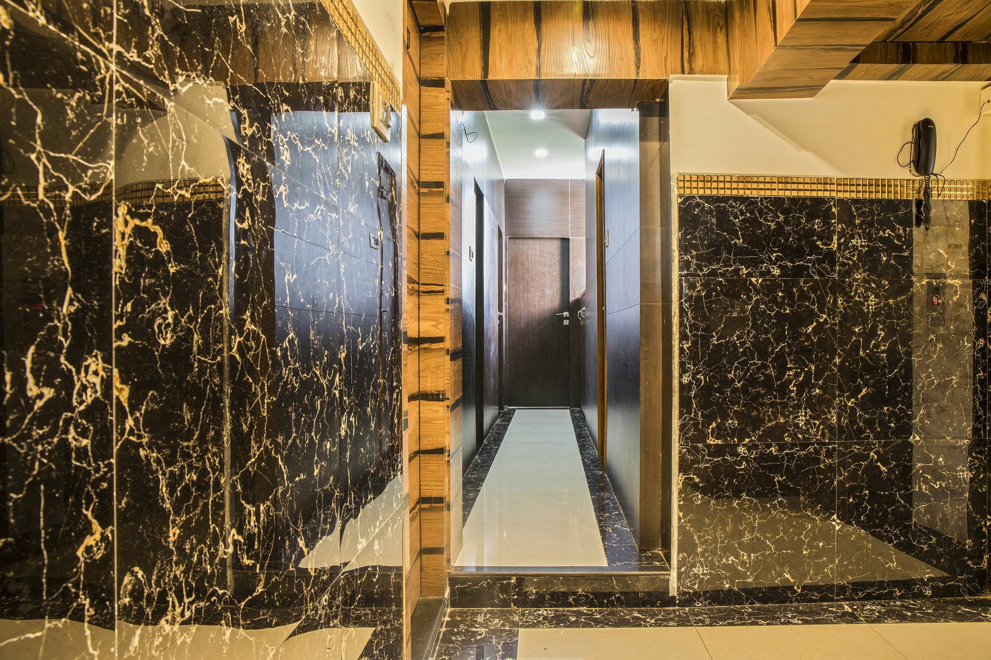 Hotel Vaccinated Staff - Oyo 22055 Dadar Residency Mumbai Exterior foto